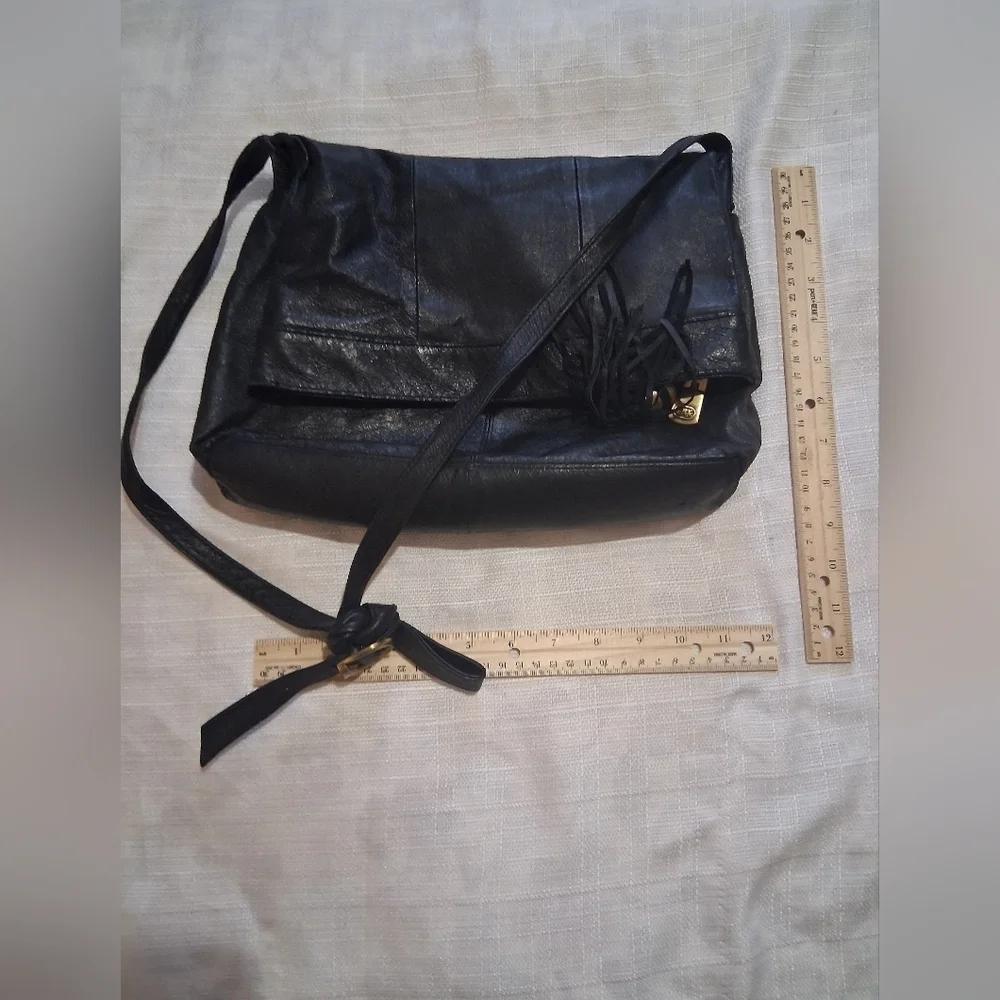 Elegant Black Leather Shoulder Bag